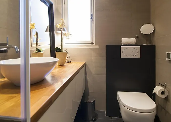 Apartamento Chic 1-bed Flat With Balcony, View And Workspace, 5mins To Santa Justa Lift *