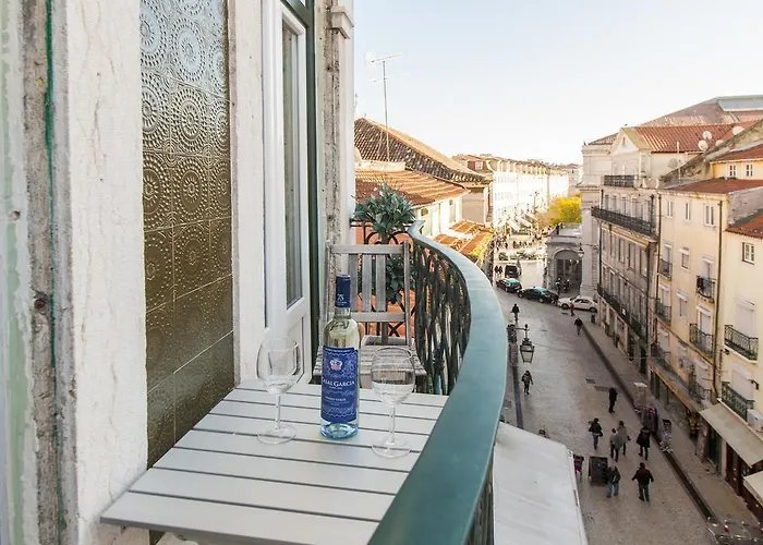 Chic 1-bed Flat With Balcony, View And Workspace, 5mins To Santa Justa Lift Apartamento *